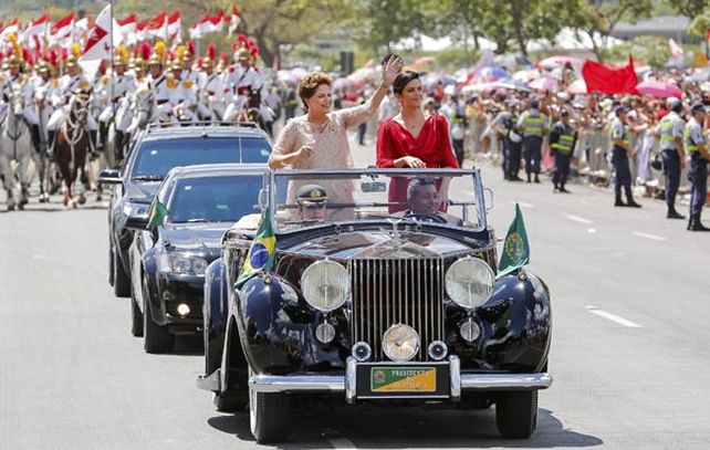 Rousseff asumió su segundo mandato y prometió luchar contra la corrupción