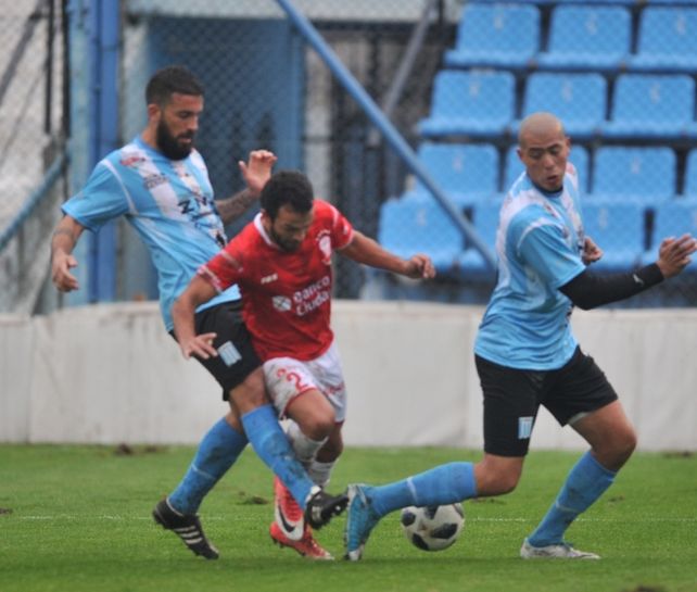 Huracán, en el debut de Gamba, sufrió para pasar a Victoriano Arenas Huracán, en el debut de Gamba, sufrió para pasar a Victoriano Arenas