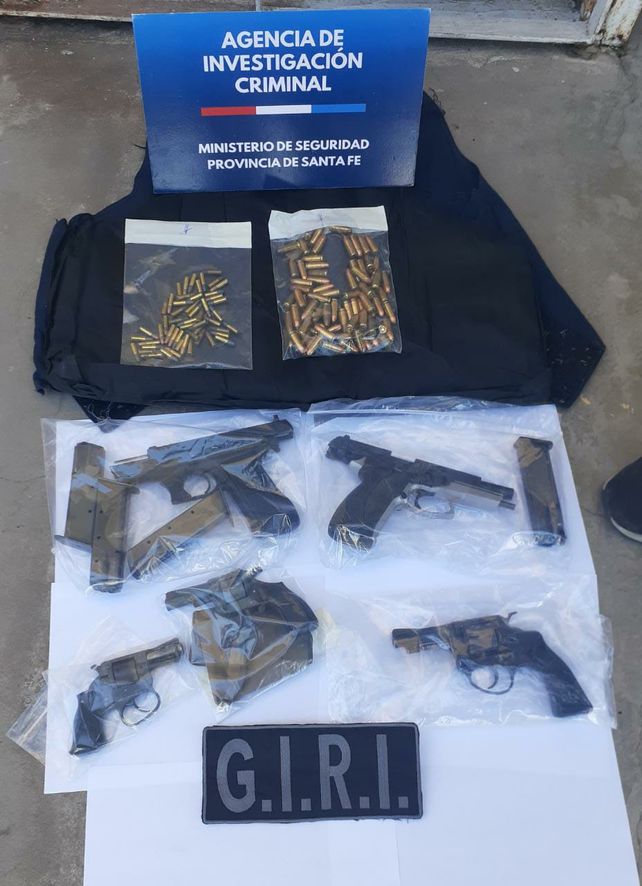 Caen con armas dos presuntos miembros de Los Gorditos