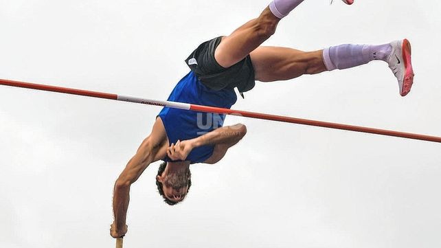 Germán Chiaraviglio fue el ganador en salto con garrocha