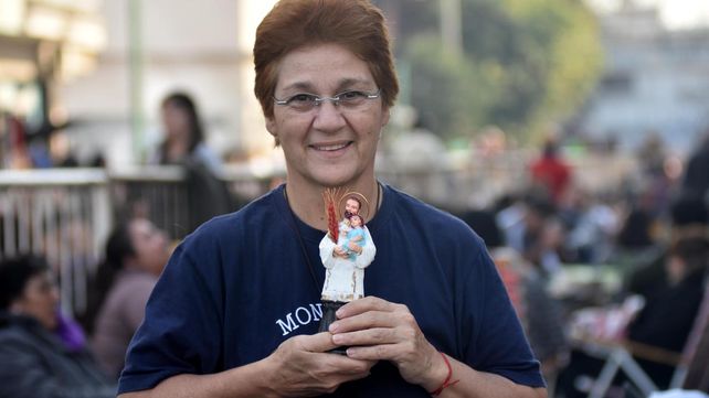 San Cayetano: miles de fieles se movilizan para pedirle al santo cristiano por trabajo y salud