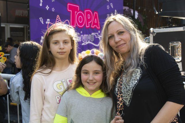 Alma y Delfina Zaccari y Patricia Lioi