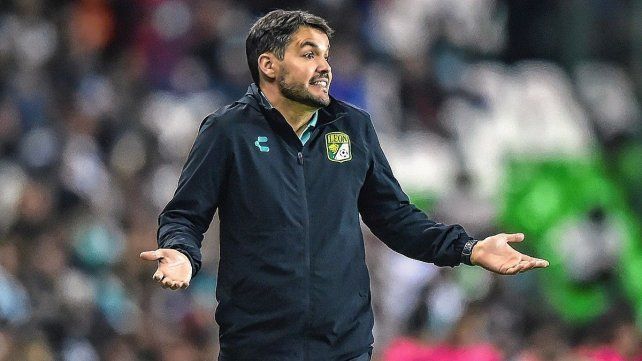Nicolás Larcamón rechazó la propuesta de Independiente.