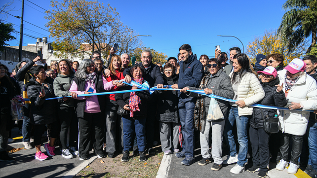 Con una celebración multitudinaria quedó inaugurada la remodelación integral de Av. Rouillón