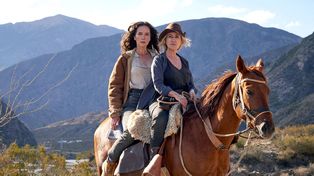 Natalia Oreiro y Mercedes Morán protagonizan “Iosi, el espía arrepentido”, la serie de Daniel Burman y Sebastián Borensztein.