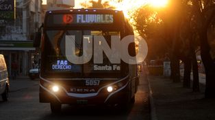Estudiantes impulsan petición online para mejorar el transporte entre Santa Fe y Paraná