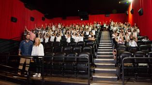 Volvió Primera vez al cine