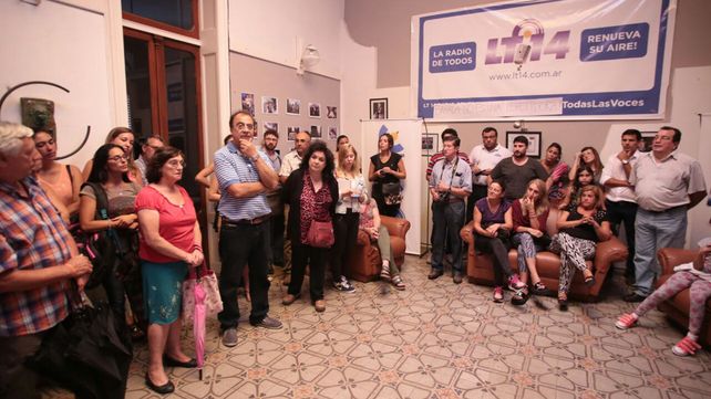 Los trabajadores en la asamblea que se realizó hoy en LT14. Foto&nbsp;UNO&nbsp;Juan Ignacio Pereira.&nbsp;