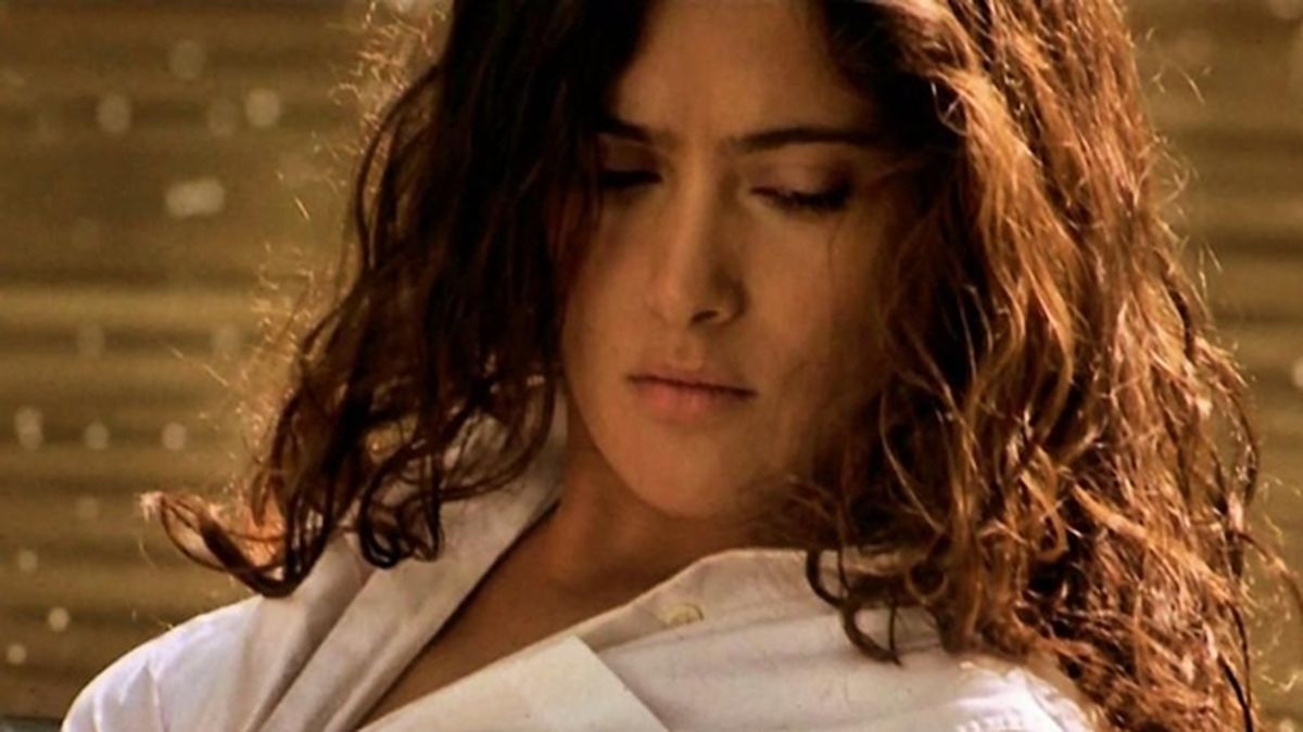 Salma Hayek sufrió mucho en su primer desnudo en Hollywood