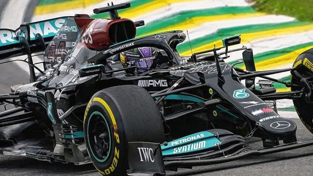 Lewis Hamilton fue penalizado y arrancará último el sprint de Fórmula 1 en Brasil.