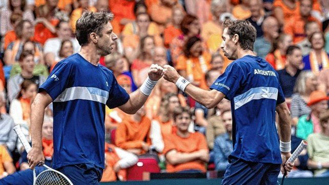 Zeballos y Molteni le dieron el triunfo a Argentina ante Países Bajos.