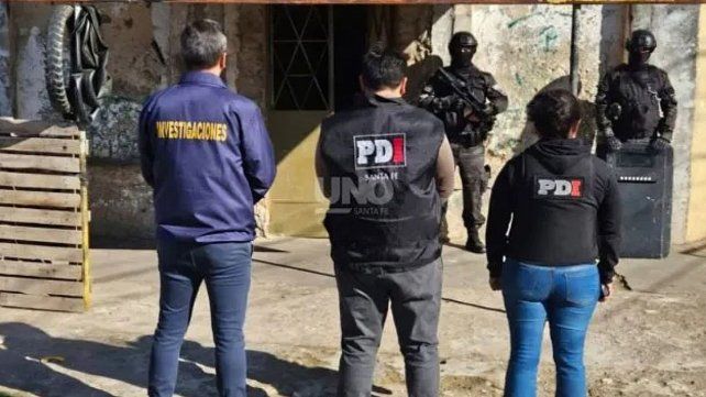 La PDI de Santa Fe y la Policía de Entre Ríos realizaron un operativo conjunto en búsqueda de Carlos Gazpoz La PDI de Santa Fe y la Policía de Entre Ríos realizaron un operativo conjunto en búsqueda de Carlos Gazpoz