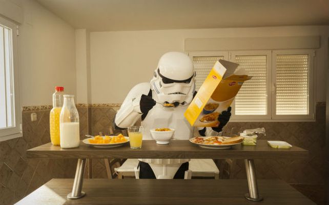 La vida cotidiana de un Stormtrooper interpretada por un artista español.