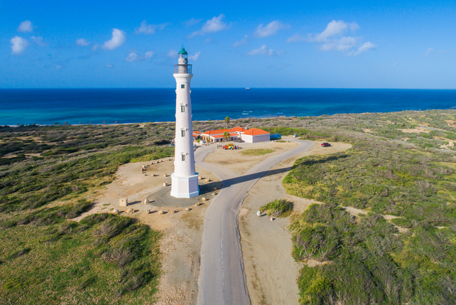 El Faro de California mide 30 metros de altura y está situado en el extremo noroccidental de Aruba.