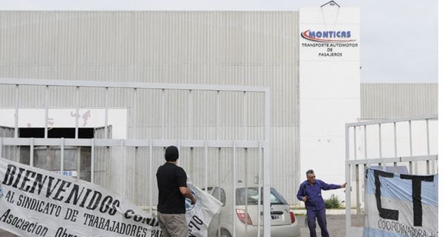 Los &oacute;mnibus de Monticas no prestan servicio por un conflicto gremial no resuelto