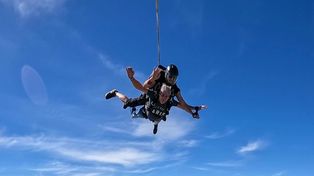 Volar y volar. El paracaidismo se puede practicar de manera recreativa y también como un deporte.&nbsp; 