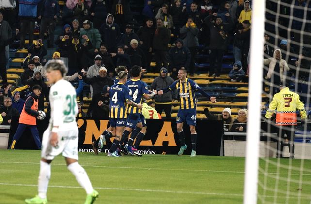 Central goleó a Sarmiento con mayoría de jugadores que venían con muy poca continuidad.