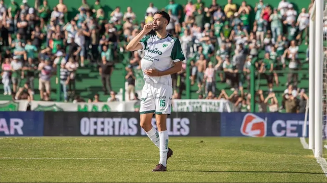 Con diez, Sarmiento golpeó a Aldosivi en un duelo clave por la permanencia