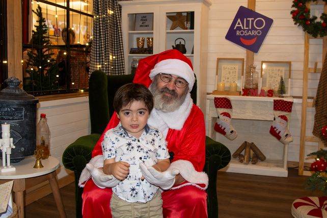 Joaquín Cisneros y Papá Noel.
