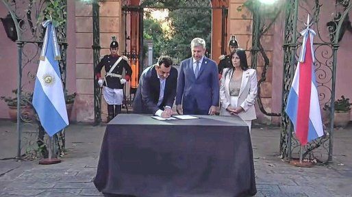 Rogelio Frigerio firmó el convenio con Nación para la puesta en valor del Palacio San José