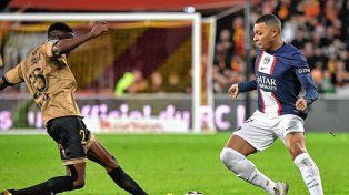 PSG perdió el invicto al caer ante Lens por 3-1. En el equipo parisino estuvieron ausentes Lionel Messi y Neymar.