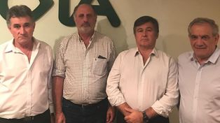 El campo anunció un cese de comercialización ante el cierre de exportaciones de carne