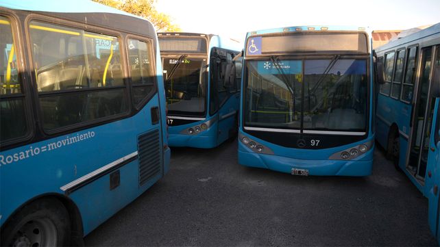 Micros guardados. Los choferes iniciaron ayer un paro por tiempo indeterminado.&nbsp;