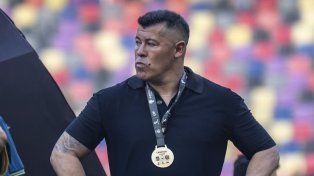 Central: de cuestionado a campeón, expectativa por el recibimiento al DT Almirón