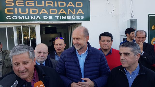 En acción. González