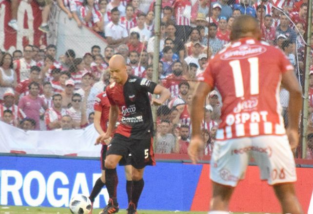 Sin Fritzler en el Clásico, la duda es uno o dos volantes centrales