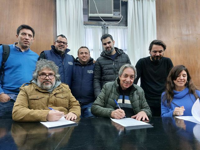 Los gremios que nuclean a los trabajadores aceiteros lograron la cobertura para el cuidado de niños y niñas.