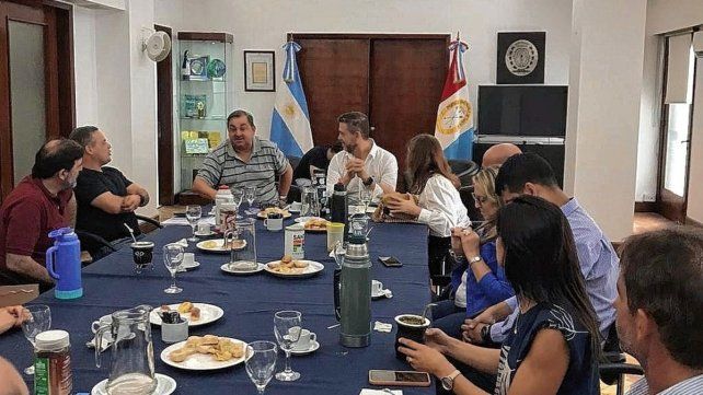 Poletti mantuvo una reunión con funcionarios municipales y concejales.&nbsp;