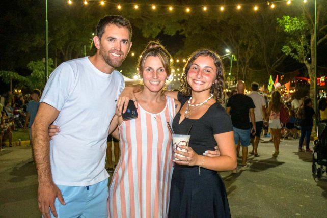 Juan Cuevas, Cintia Suarez y Abril Codagnone.