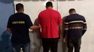 Detuvieron a dos hombres con miles de dólares