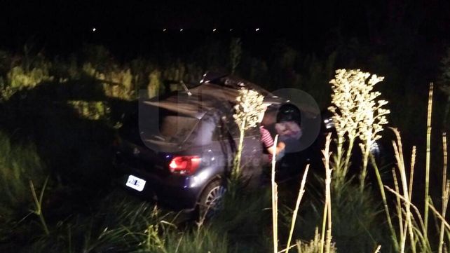 Murieron dos motociclistas tras chocar con un auto