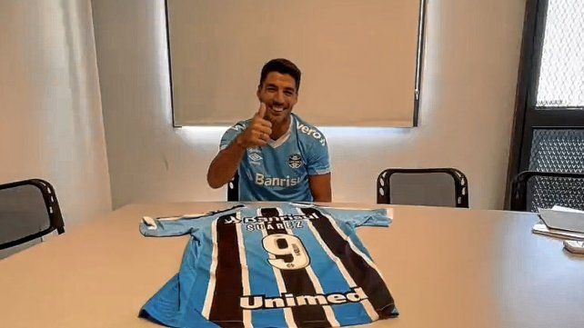 Gremio hizo oficial la contratación de Luis Suárez