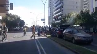 El otro clásico. Los hinchas que concurren a la cancha deben afrontar otro costo además del de la entrada: el pago a los trapitos.&nbsp;