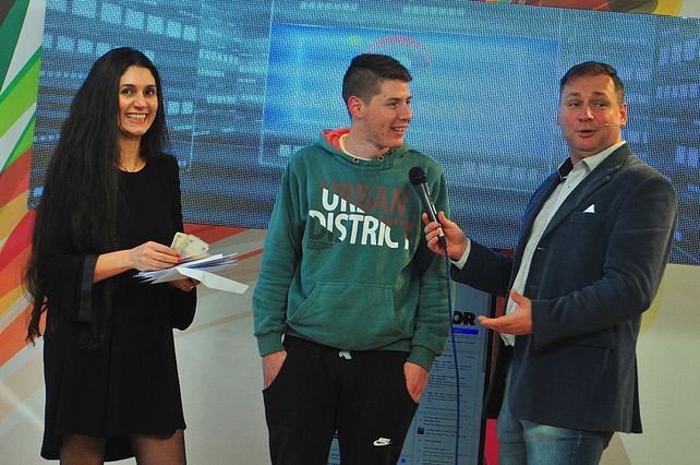 UNO entregó los 15.000 pesos a los ganadores del Wingo