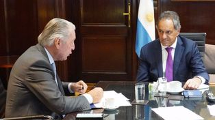 El presidente de la UIA, Daniel Funes de Rioja, y el ministro Daniel Scioli, reunidos.