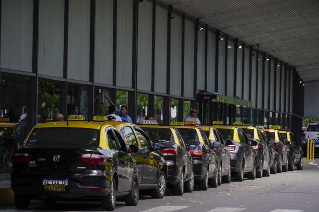 Los taxistas quieren implementar el sistema de viajes compartidos en la Terminal&nbsp;