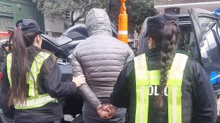 El motociclista apresado en Rioja y Presidente Roca. Escapó de un control, atropelló a un peatón y chocó contra un policía federal.&nbsp;