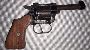 Un joven de 19 años intentó vender un arma de fuego en la zona oeste de Paraná y fue detenido por la Policía