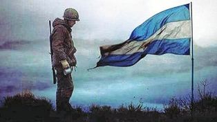 Dos santafesinos cuentan cómo reaccionó la ciudad ante el desembarco en Malvinas
