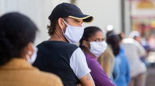 La OMS advierte que la escalada de casos de Ómicron podría crear variantes más peligrosas