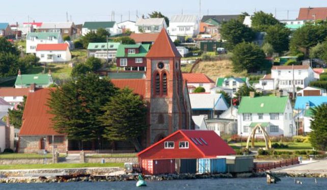 Habría acuerdo para restablecer vuelos con Malvinas y avanzar en el diálogo por el petróleo