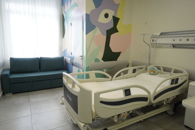 Una de las habitaciones privadas de la nueva Unidad Pediátrica del Británico.