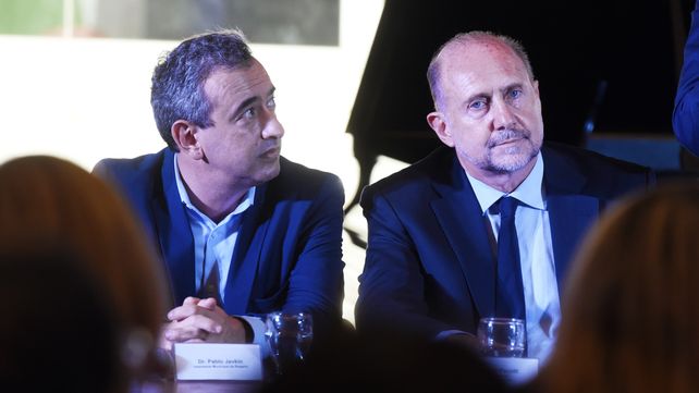 Javkin fue a pedir otra refinanciación de la deuda de Rosario con la provincia