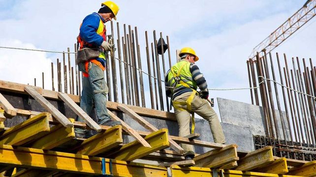 Empresarios piden que Santa Fe adhiera a la ley de ART
