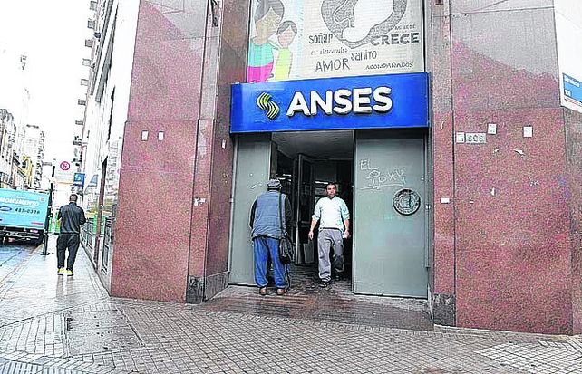El edificio local de Ansés.