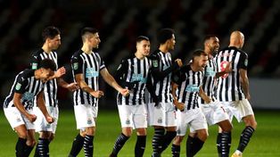 Newcastle avanzó a los 4º de final de la Copa de la Liga